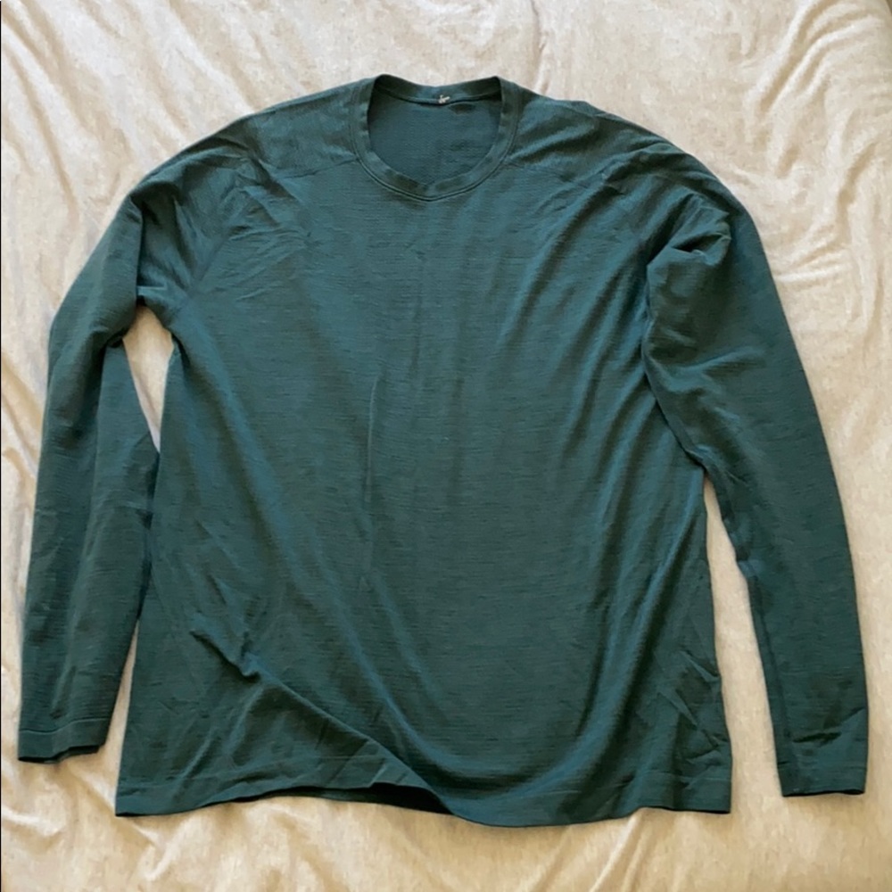 Lululemon Metal Vent Tech Long Sleeve